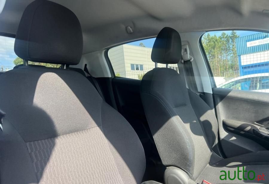 2019' Peugeot 208 photo #5