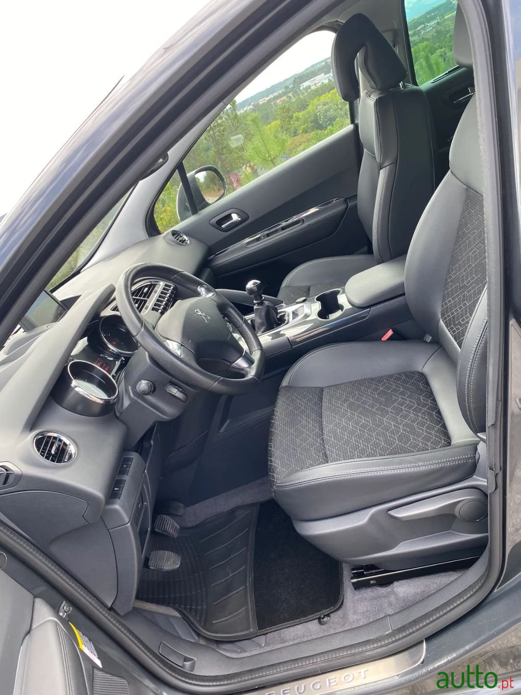 2015' Peugeot 3008 photo #5