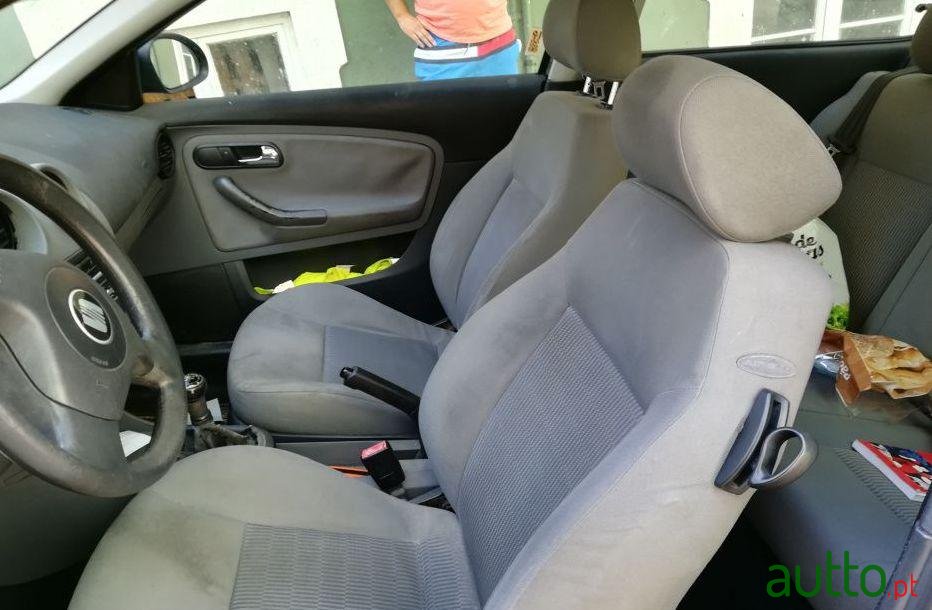 2004' SEAT Ibiza 1.4 Tdi Signo photo #1