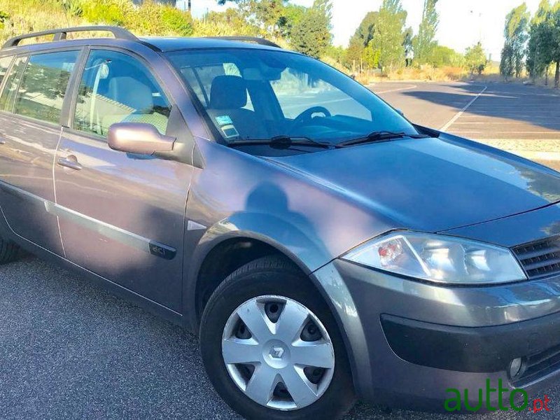 2005' Renault Megane Break photo #1