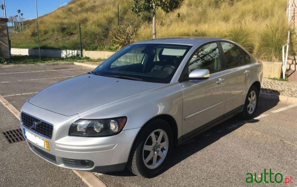 2005' Volvo S40 1.6 D Nível 2 photo #2