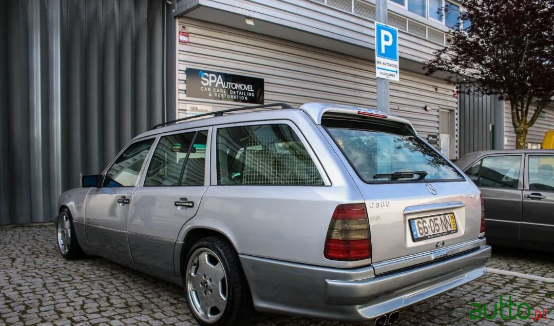 1994' Mercedes-Benz E-300 photo #2