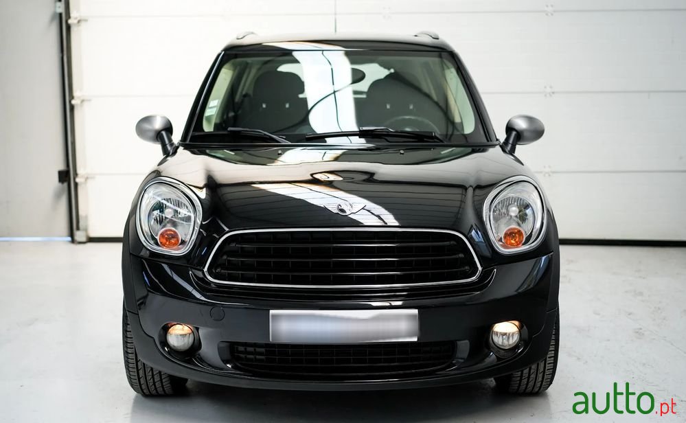 2011' MINI Countryman One D photo #5