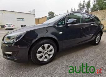 2014' Opel Astra Sports Tourer photo #2