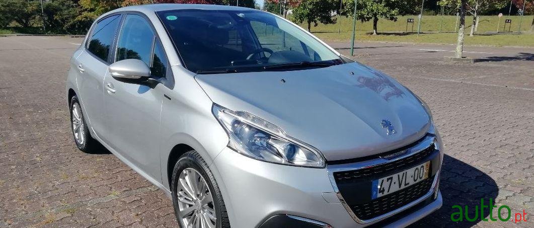 2018' Peugeot 208 photo #3