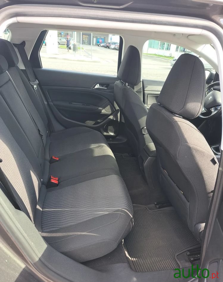 2017' Peugeot 308 Sw photo #5