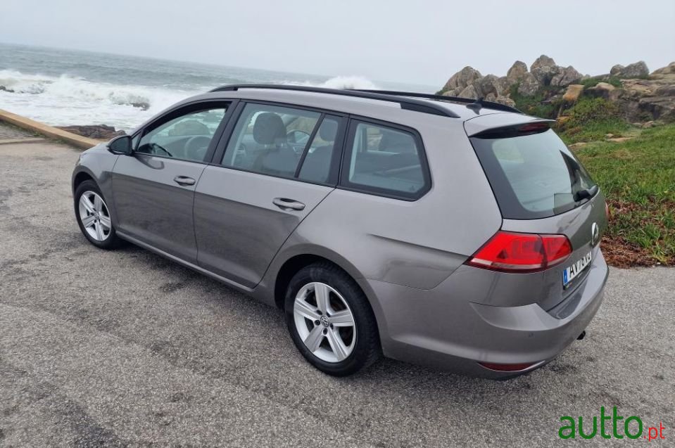 2015' Volkswagen Golf Variant photo #2