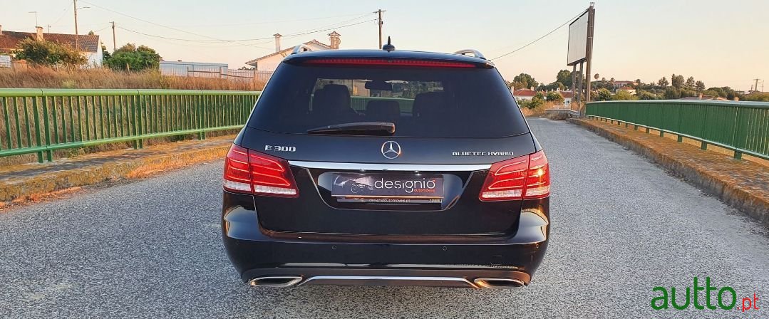 2015' Mercedes-Benz E-300 photo #5