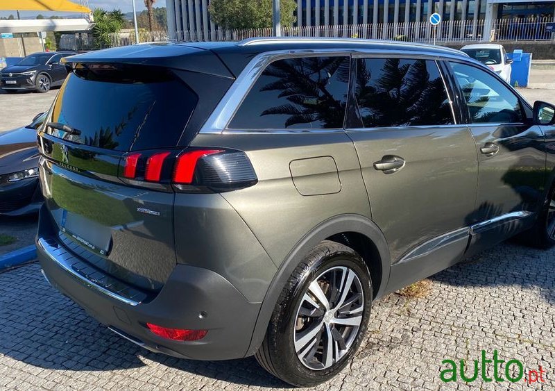 2019' Peugeot 5008 photo #5