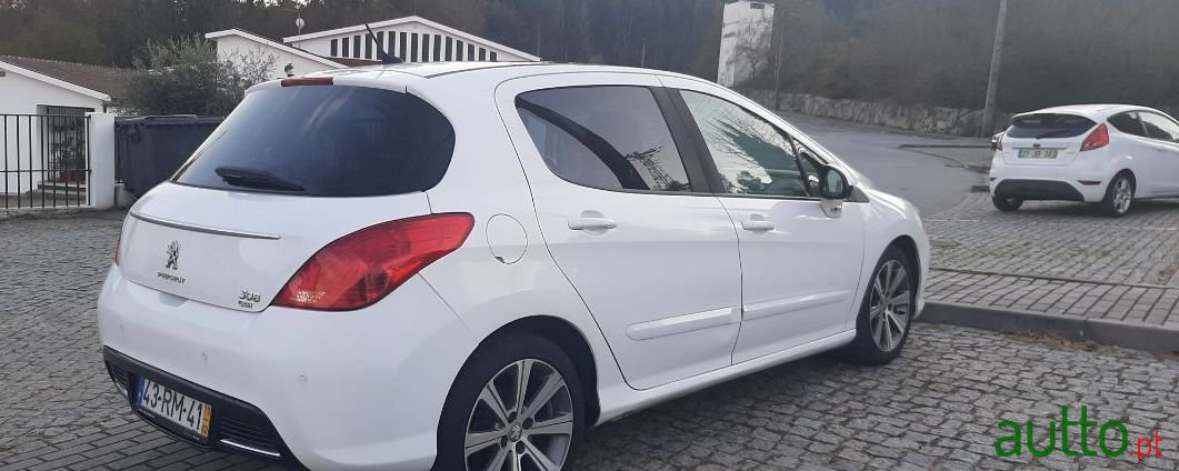 2013' Peugeot 308 photo #2