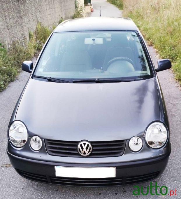 2004' Volkswagen Polo photo #6