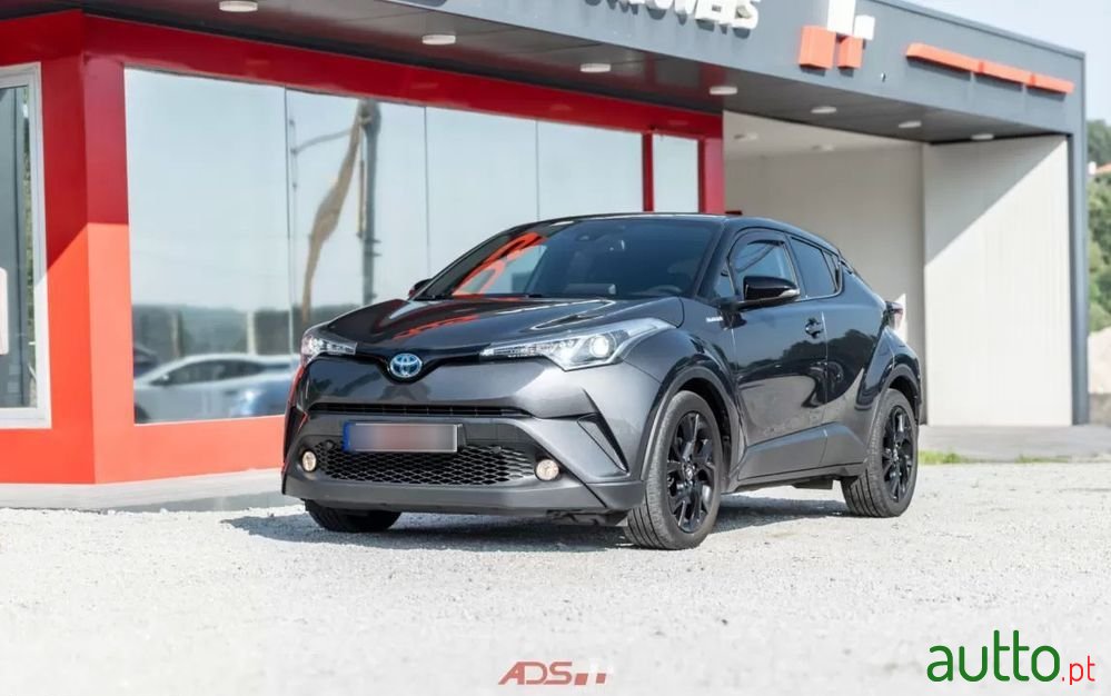 2018' Toyota C-HR 1.8 Hsd Exclusive photo #5