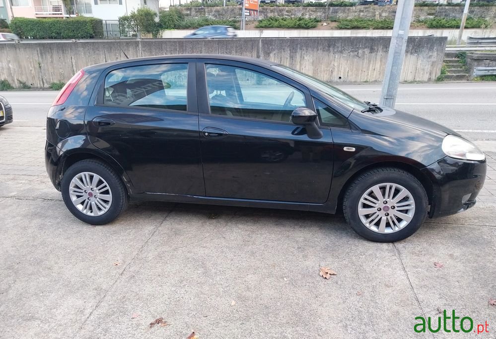 2007' Fiat Grande Punto 1.3 M-Jet Emotion photo #2