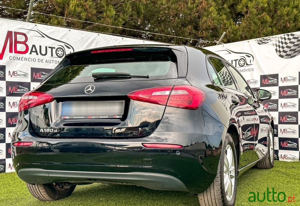 2019' Mercedes-Benz A-180 photo #4