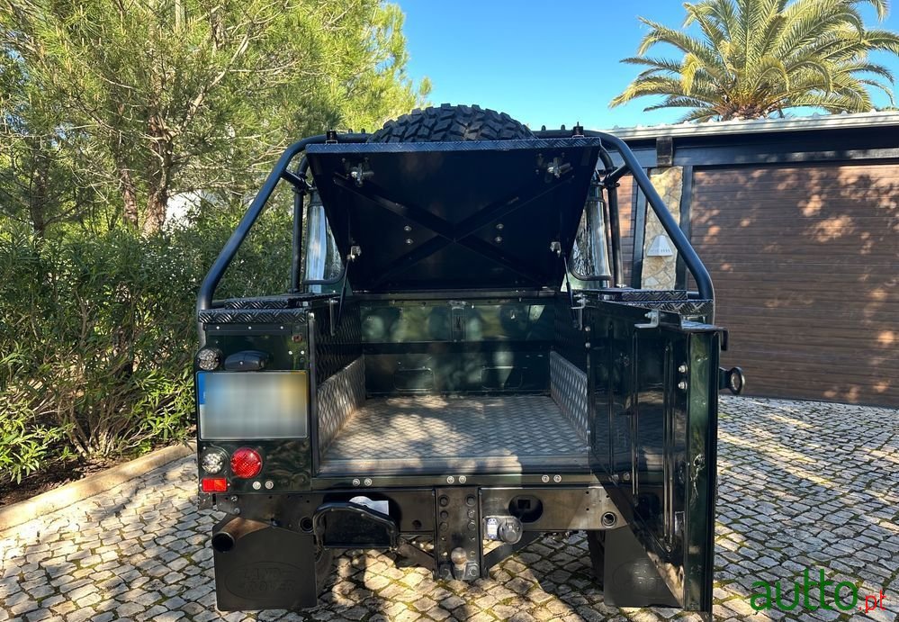 2003' Land Rover Defender photo #3