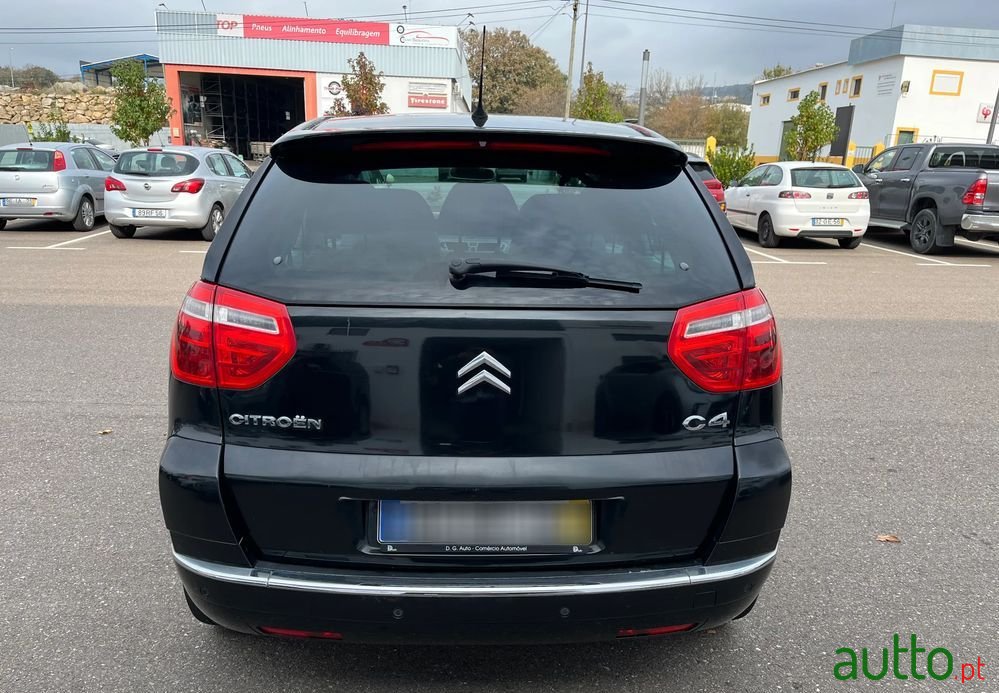 2008' Citroen C4 Picasso photo #4