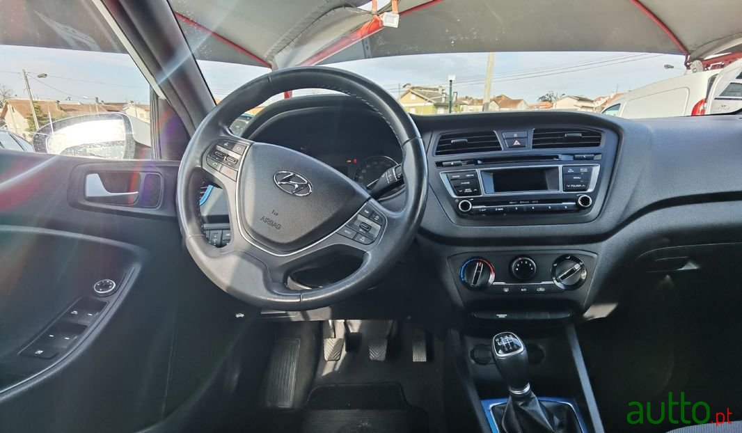 2016' Hyundai i20 photo #6