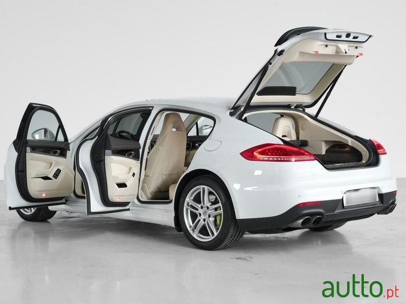 2014' Porsche Panamera S E-Hybrid photo #5