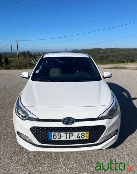 2017' Hyundai i20 photo #1