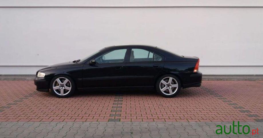2004' Volvo S60 R photo #1