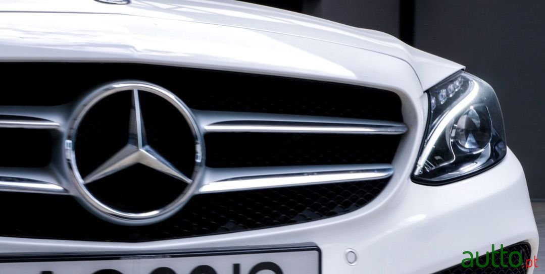 2015' Mercedes-Benz C-200 photo #5