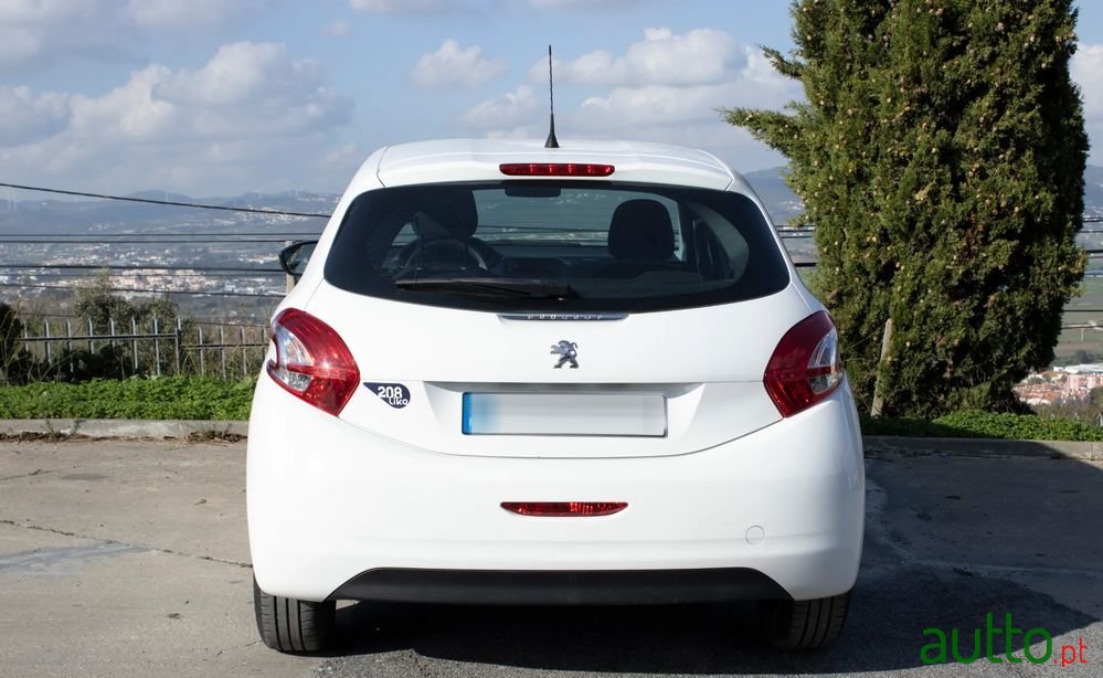 2015' Peugeot 208 photo #5
