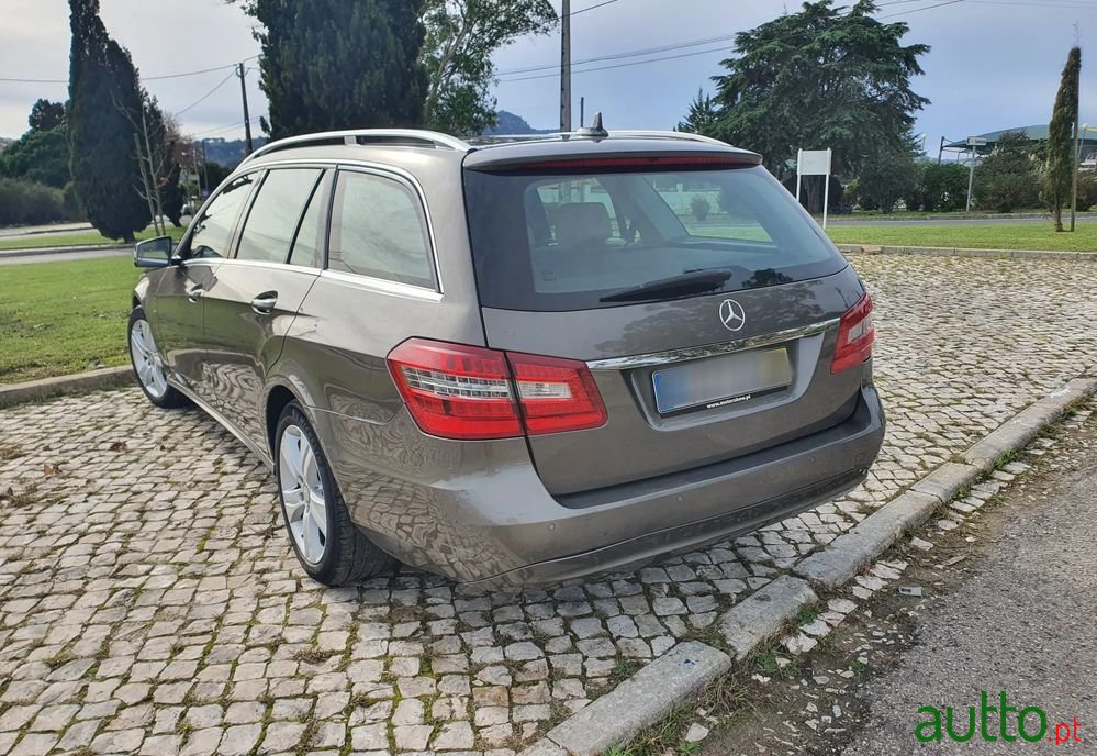 2012' Mercedes-Benz E 220 photo #5