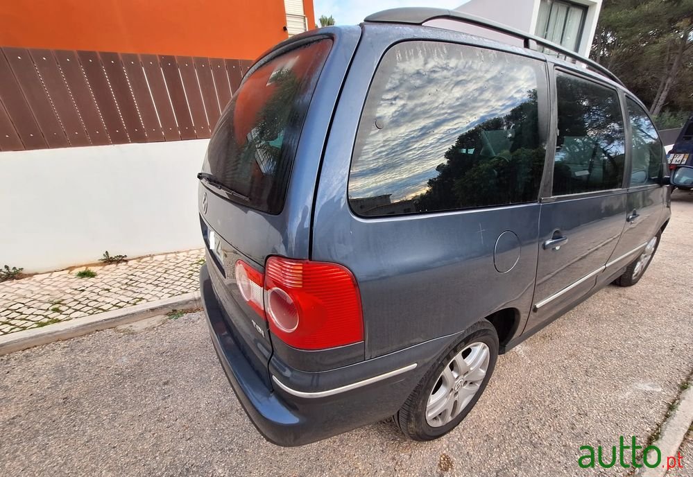2005' Volkswagen Sharan photo #2