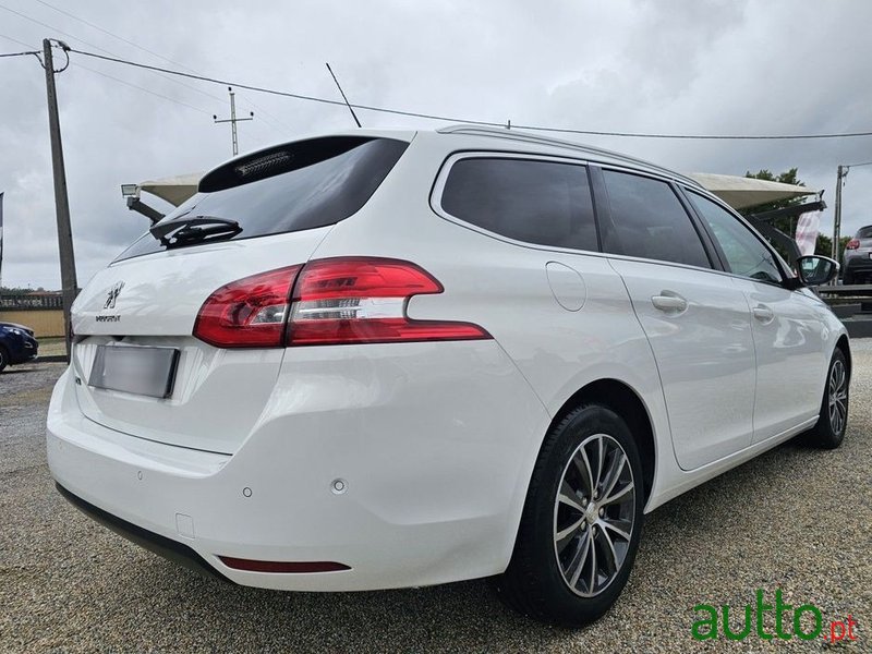 2017' Peugeot 308 Sw photo #5