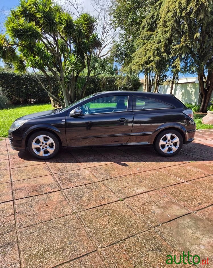 2006' Opel Astra Gtc 1.3 Cdti photo #1