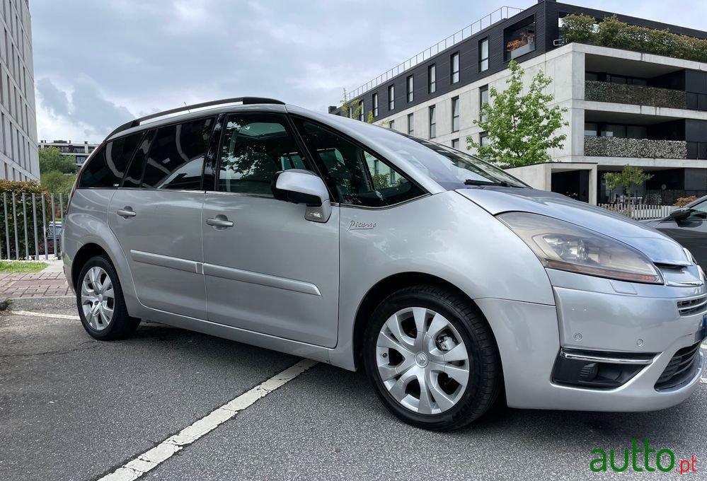 2007' Citroen C4 Grand Picasso photo #3