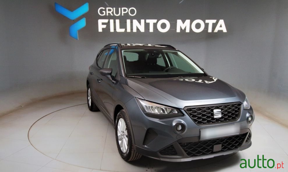 2023' SEAT Arona 1.0 Tsi Style photo #1