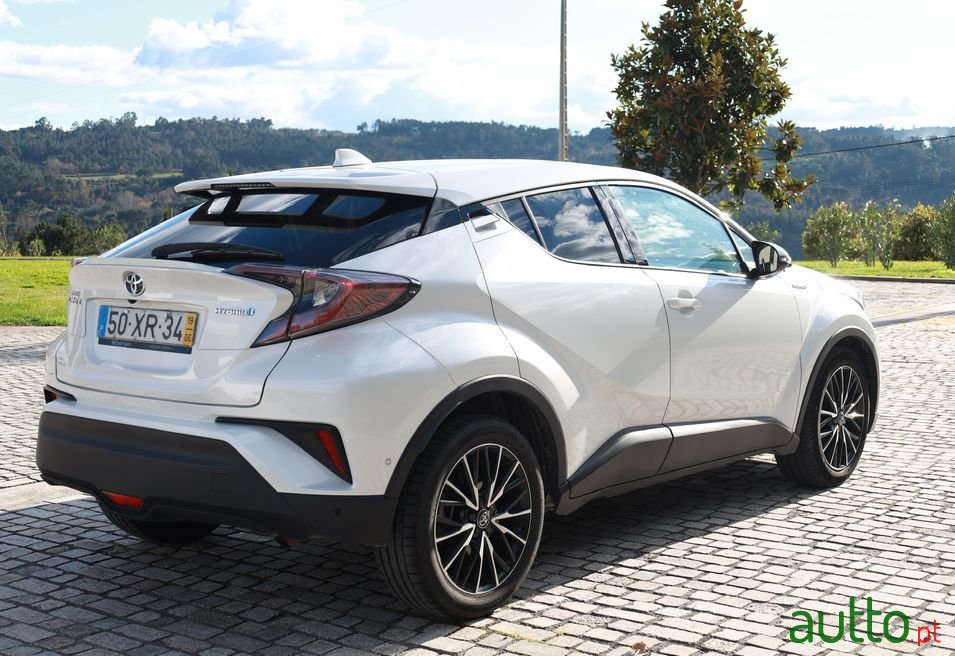 2019' Toyota C-Hr photo #3