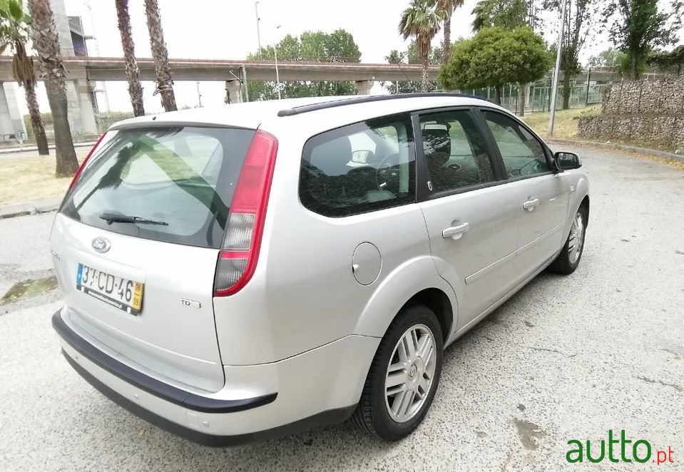 2006' Ford Focus Sw photo #5