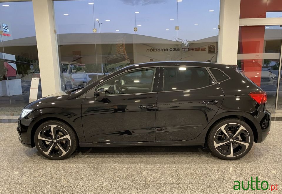 2022' SEAT Ibiza photo #2