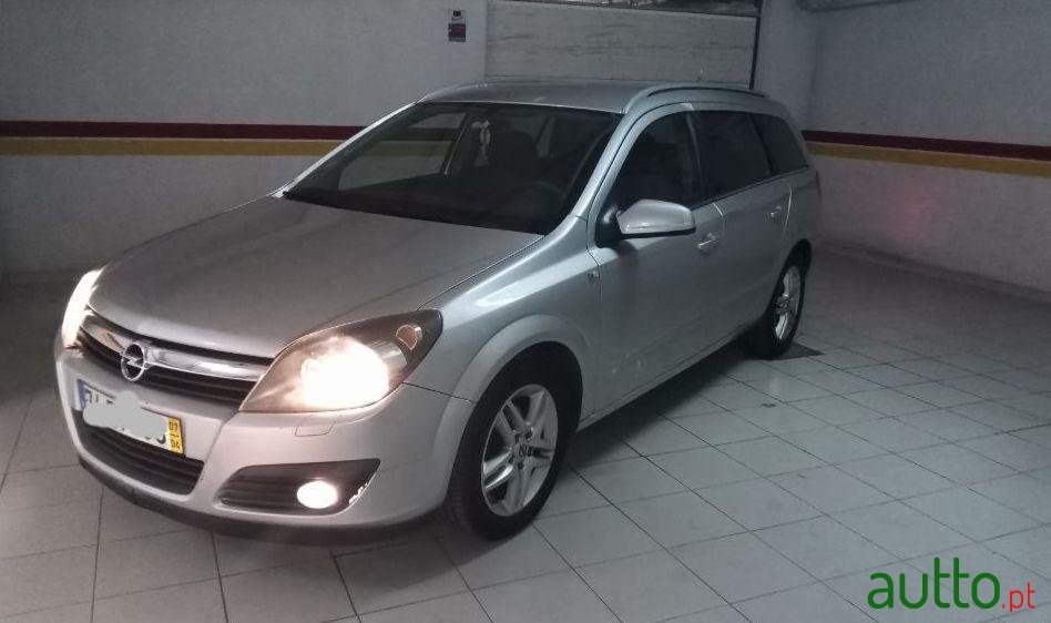 2007' Opel Astra Caravan photo #3