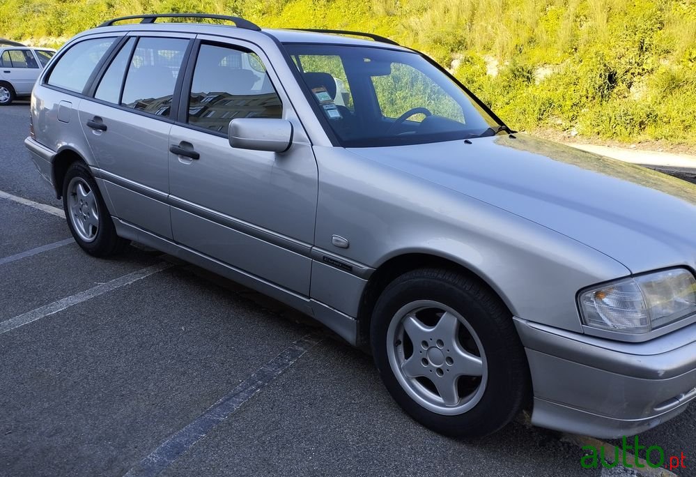 2000' Mercedes-Benz C 220 photo #2