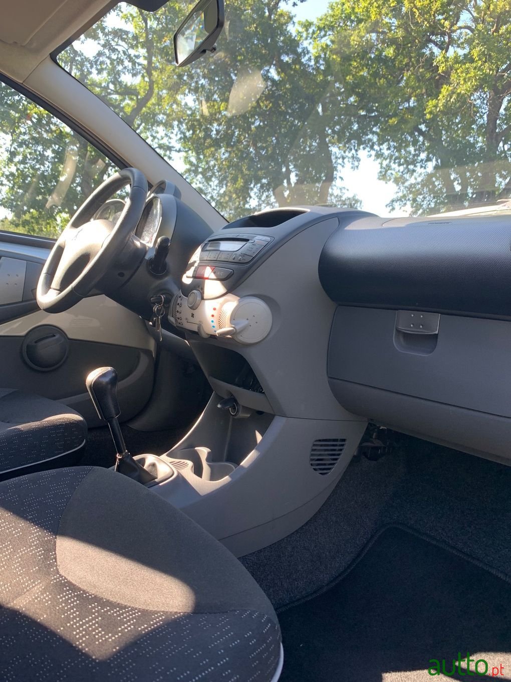 2011' Peugeot 107 photo #5