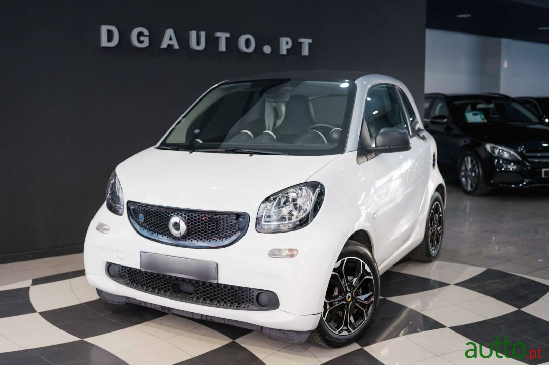 2019' Smart Fortwo photo #1