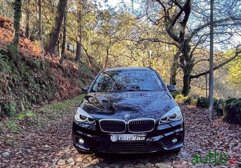 2016' BMW 216 Gran Tourer photo #5