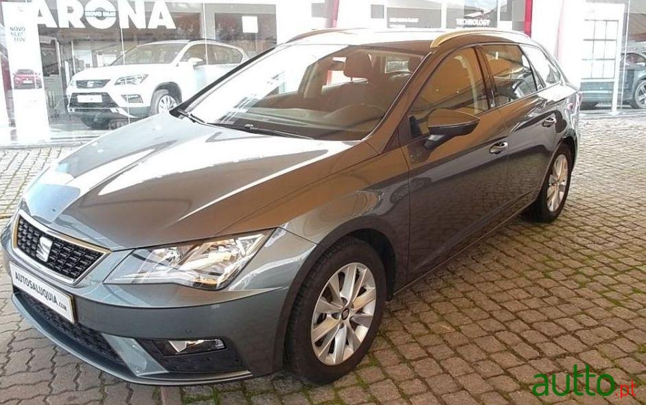 2017' SEAT Leon St photo #2