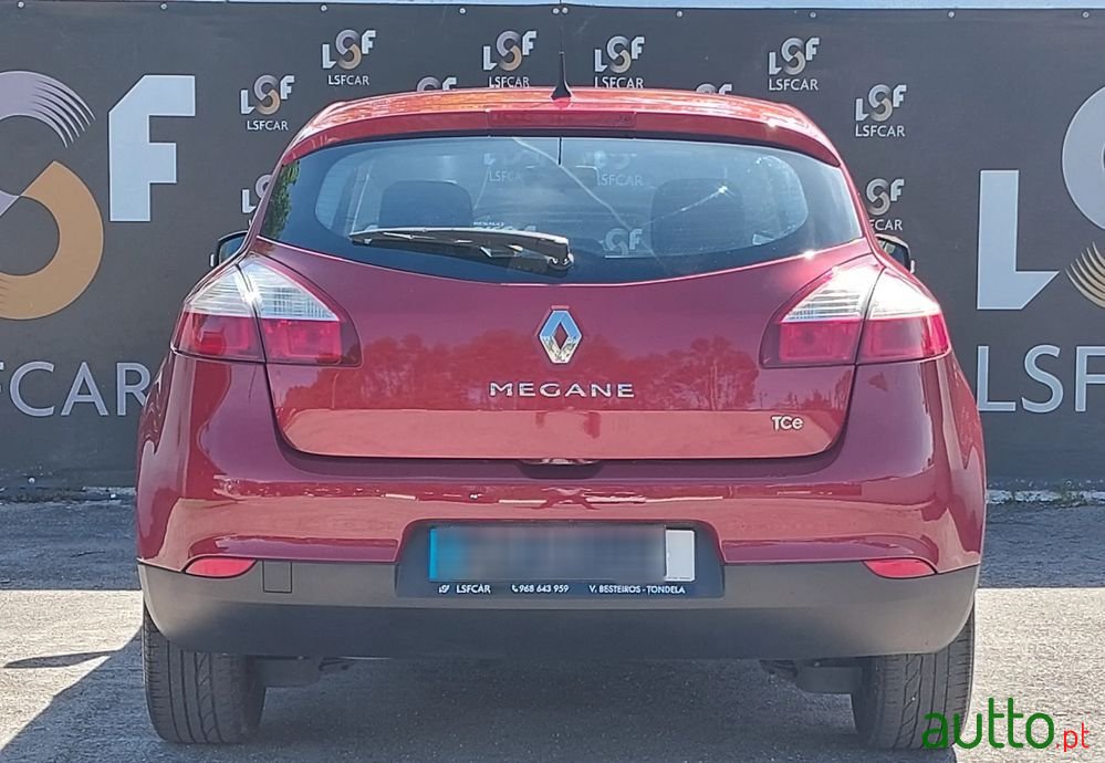 2010' Renault Megane photo #4