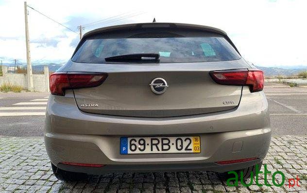 2016' Opel Astra photo #3