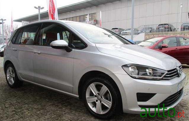 2015' Volkswagen Golf Sportsvan photo #1