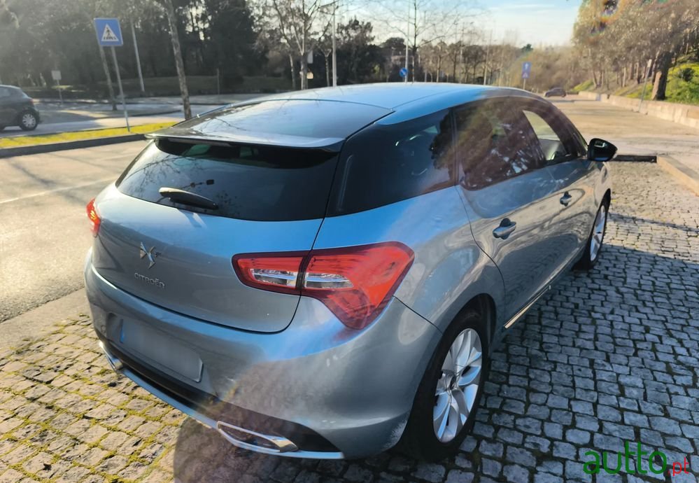 2012' Citroen DS5 photo #4