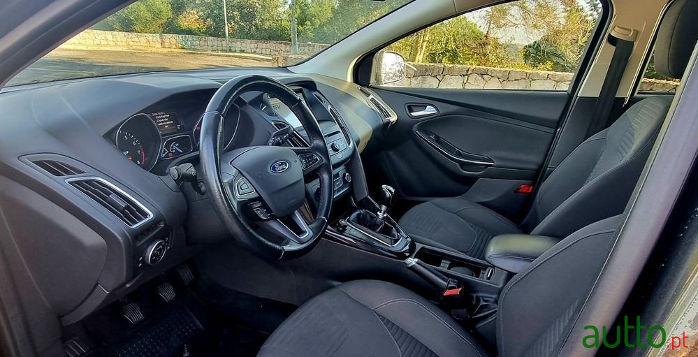 2017' Ford Focus Sw photo #6