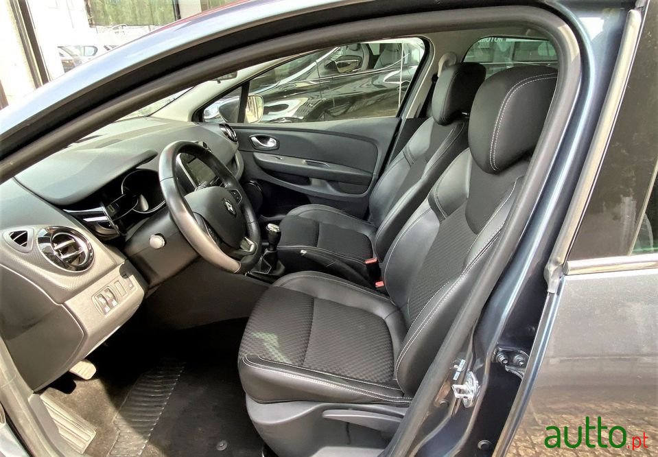 2019' Renault Clio photo #4