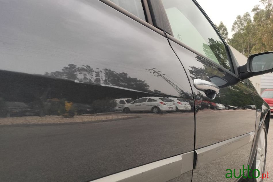 2005' Renault Megane photo #1