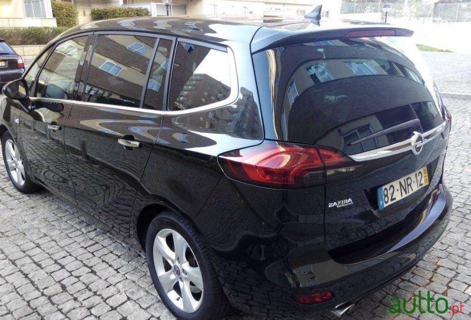 2013' Opel Zafira photo #3