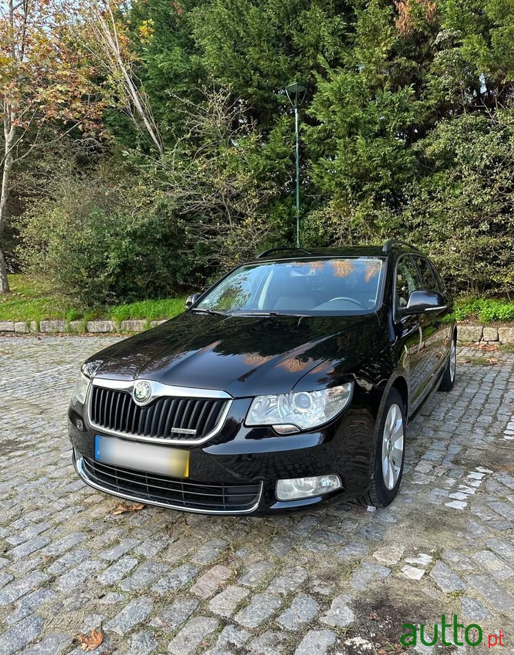 2013' Skoda Superb Break photo #1